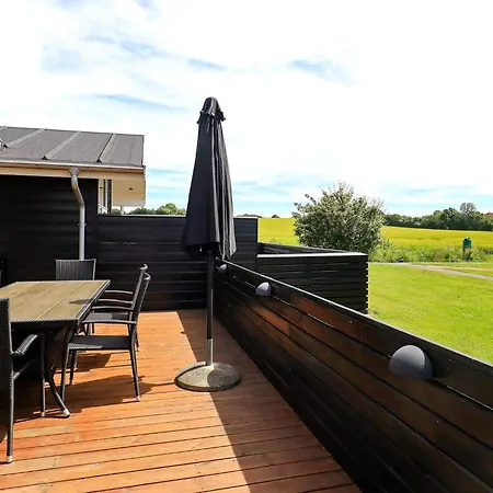 Idyllic Marina Retreat - By Traum 펜션 Tranekær